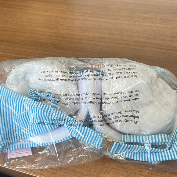 Lilly Pulitzer Ruffle Bikini Top. NWT. Size 10 - Picture 3 of 3